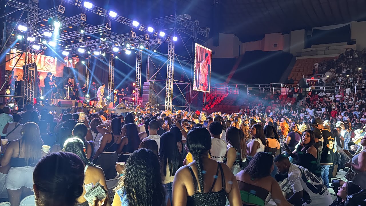 Elvis Martinez en la Gran Arena del Cibao ( Raulin Rodriguez, Nio Garcia, La Perversa, Jey One)