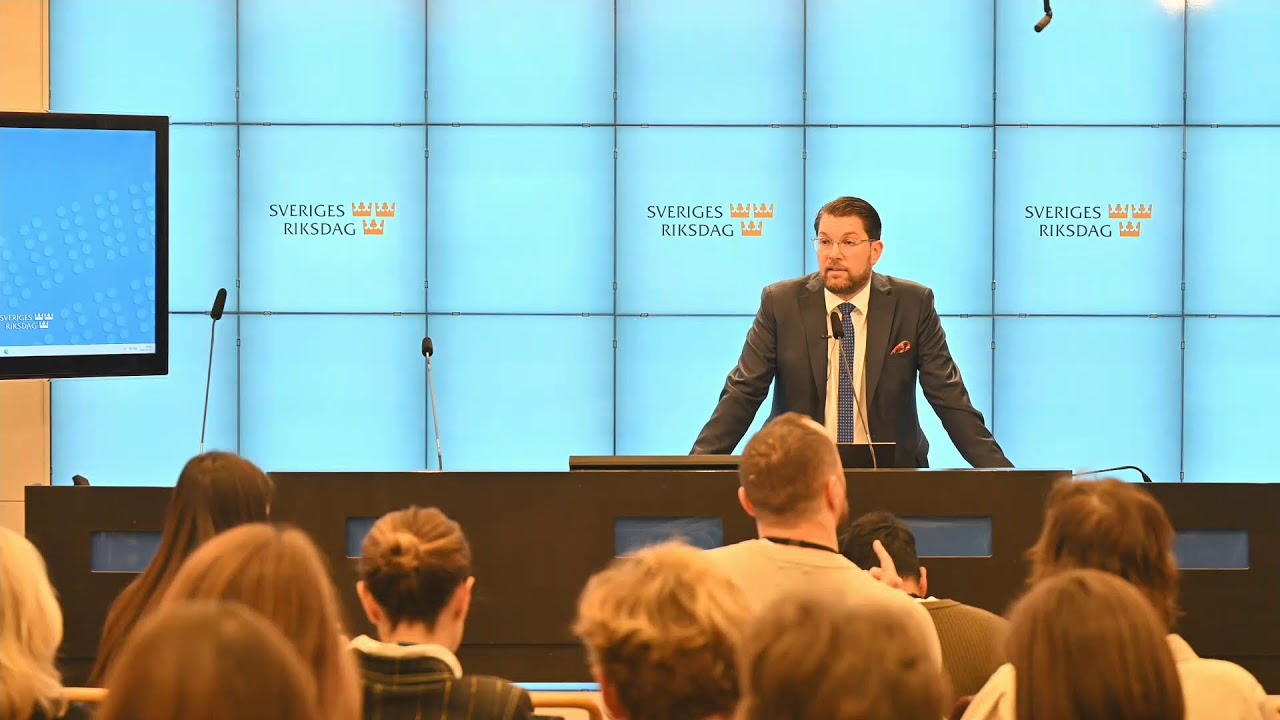 Presskonferens med Jimmie &Aring;kesson