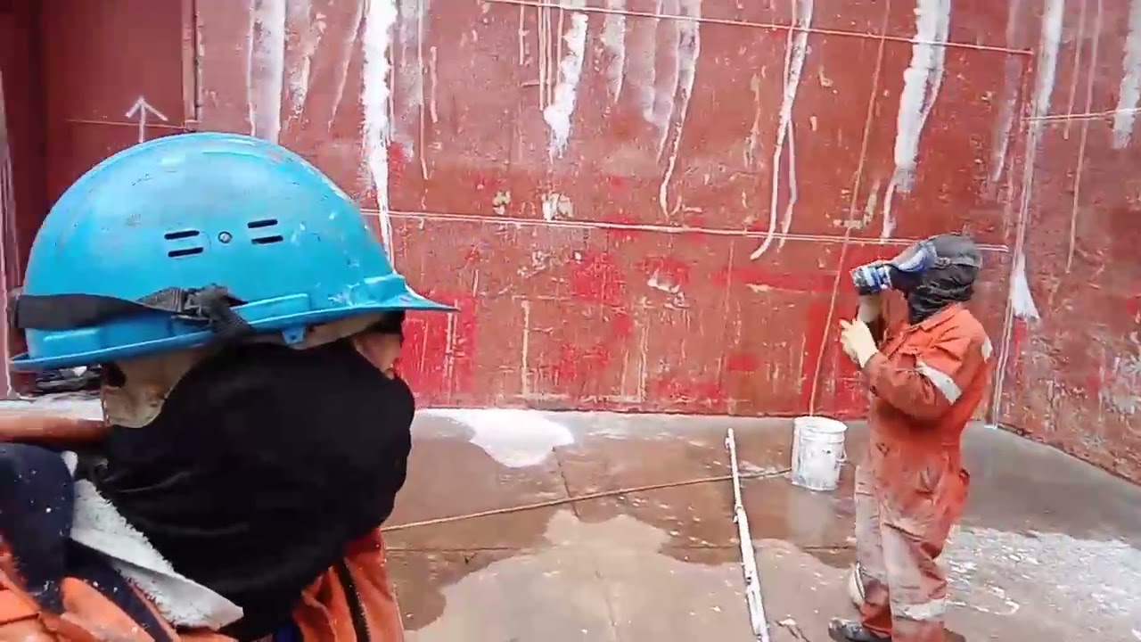 DRYDOCK/CARGO HOLD LIME WASH PAINT/TUZLA SHIPYARD ISTANBUL, TURKEY