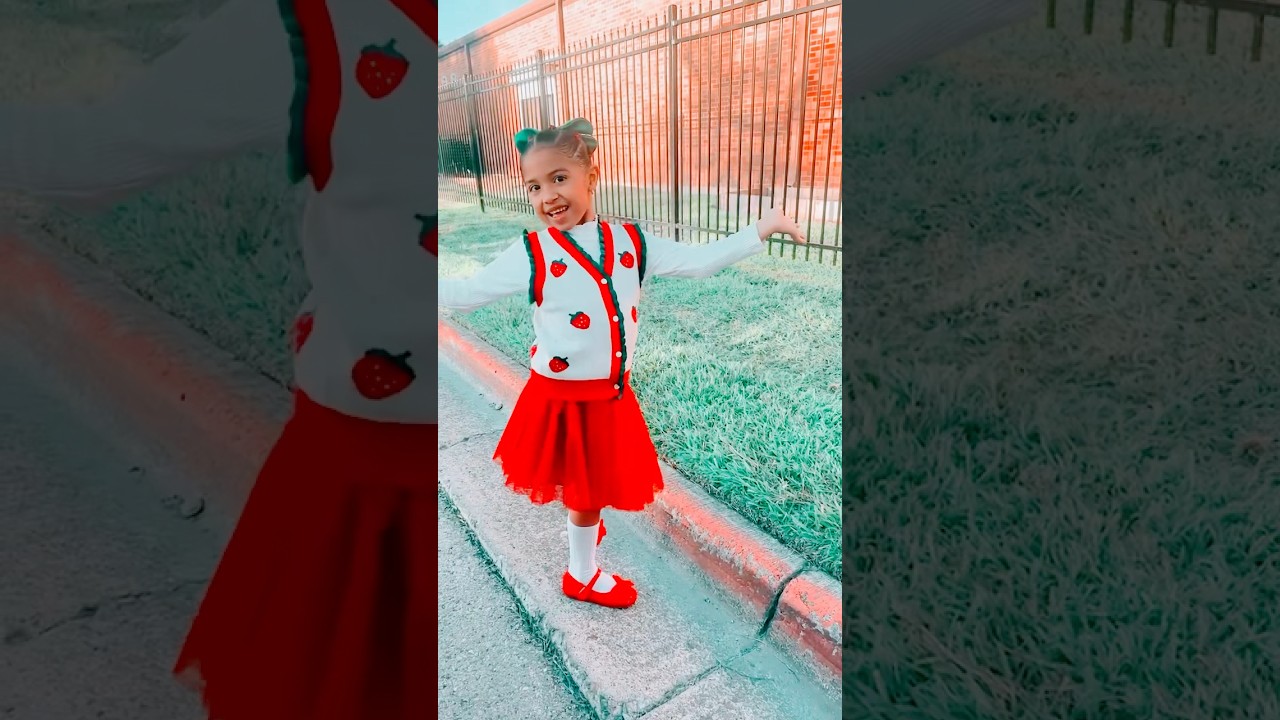 Strawberry girl summer 🍓 #pictureday #toddlers #fashion #ootd