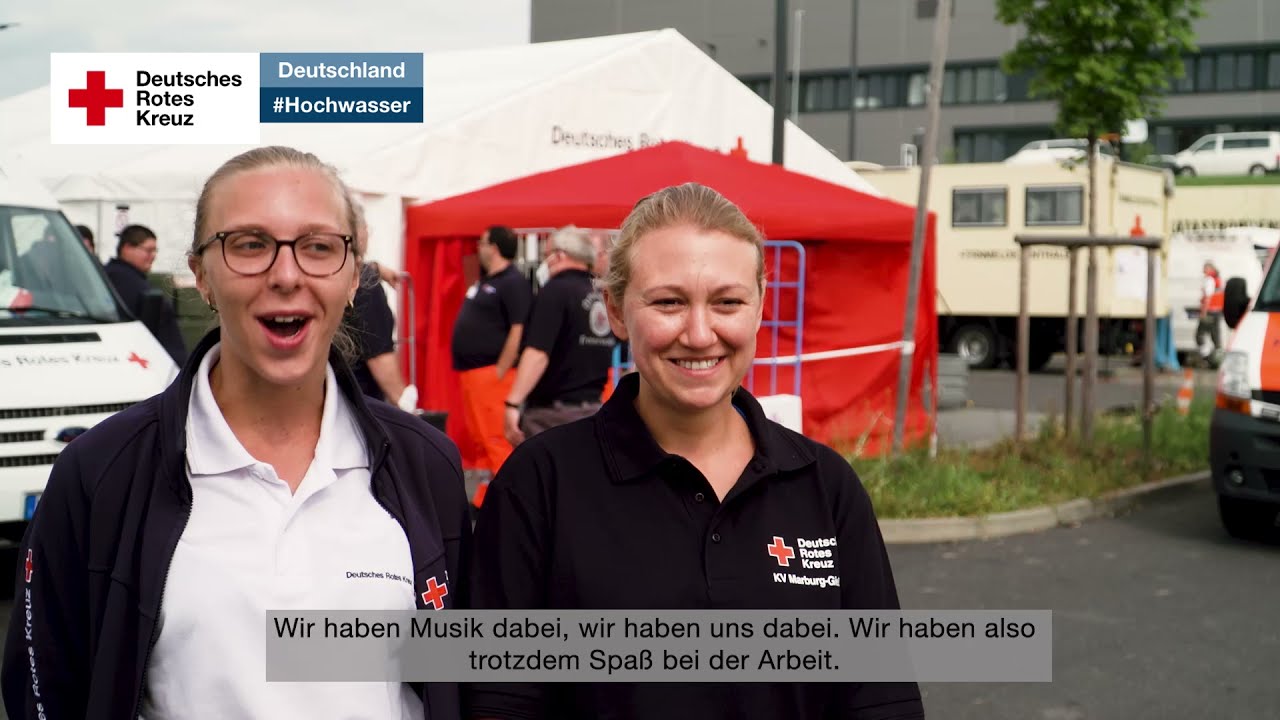 DRK-Helferinnen im Einsatz nach der Hochwasserkatastrophe