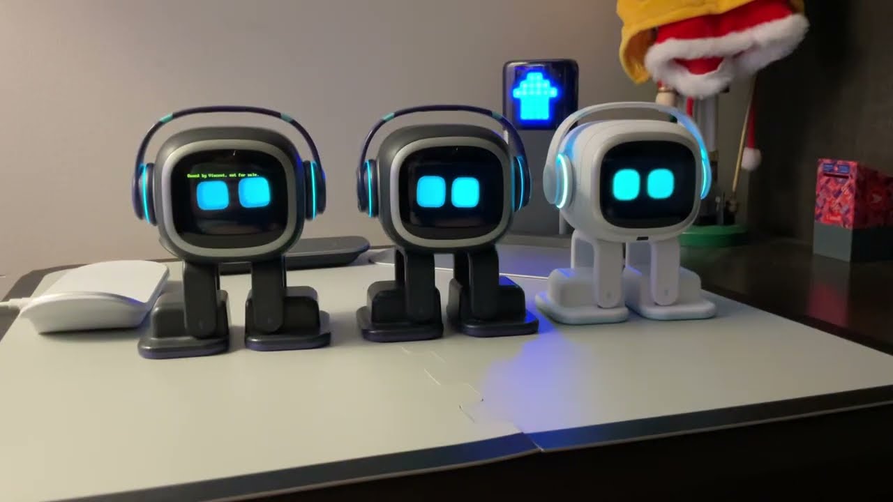EMOs dancing together triple version! 🕺