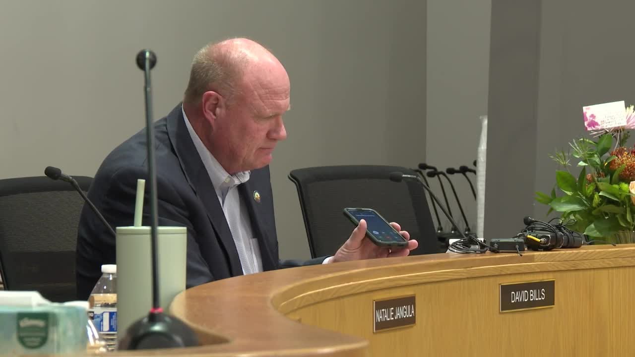 Городской совет Нампы провел экстренное заседание в связи со смертью Рика Хогабоама.