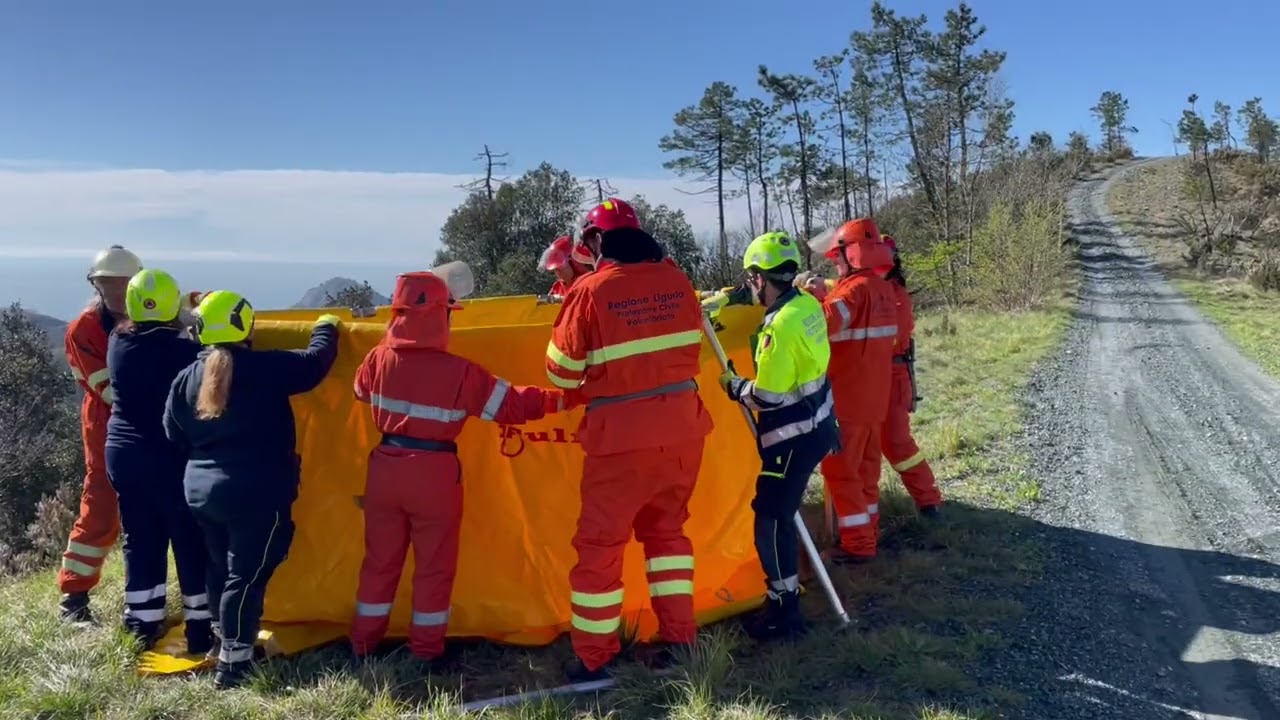 Protezione civile Genova  esercitazione antincendio Monte Gazzo