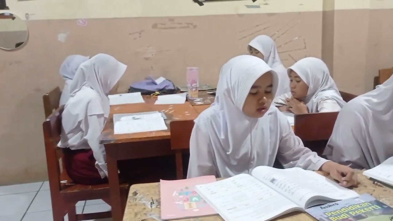 Membaca surah Al ala