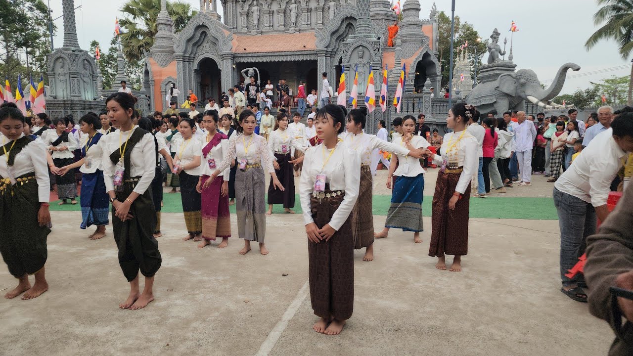 ត្រៀមខ្លួនរាំទាំងអស់គ្នា!