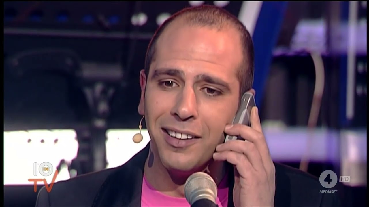 Checco Zalone imita Ramazzotti (2008) + Terra Promessa di Eros (1984)