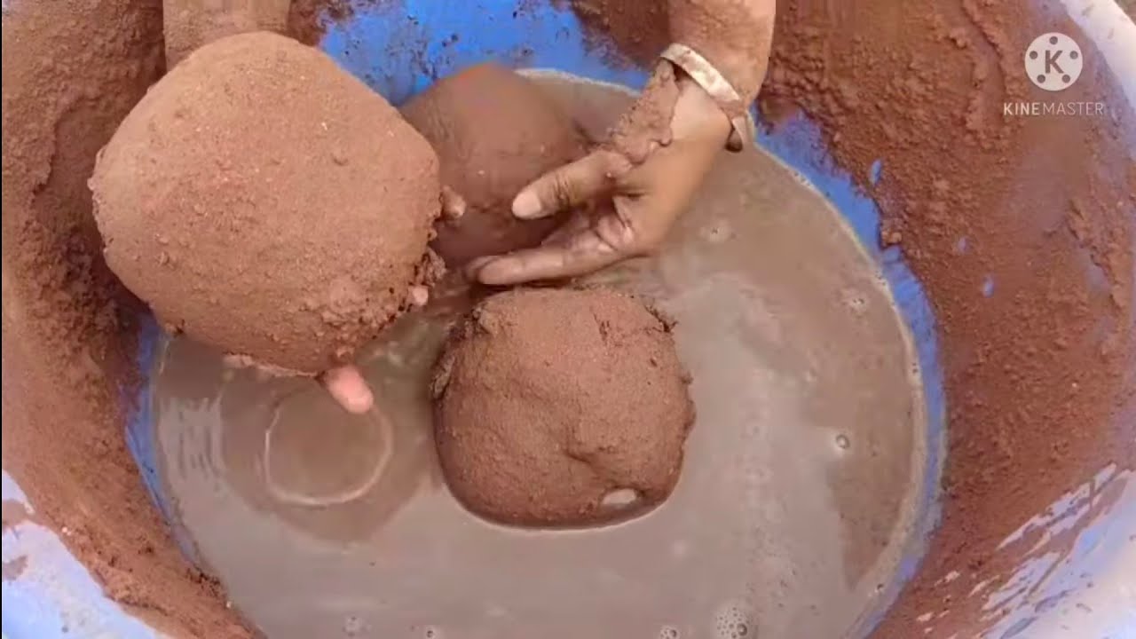 Yummy mouthwatering Reddirt crumbling in water 💦 saasmr