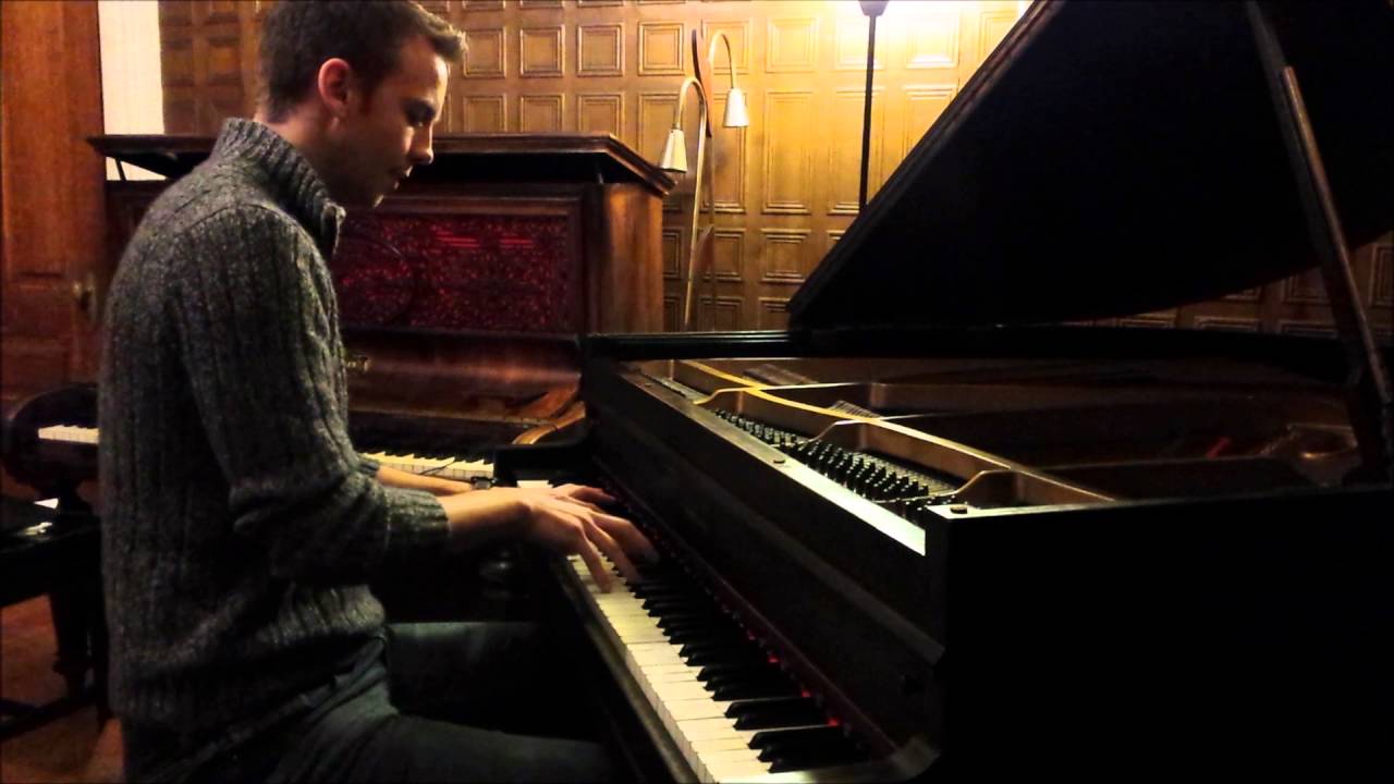 IT'S ONLY A PAPER MOON  |  Max Keenlyside, piano