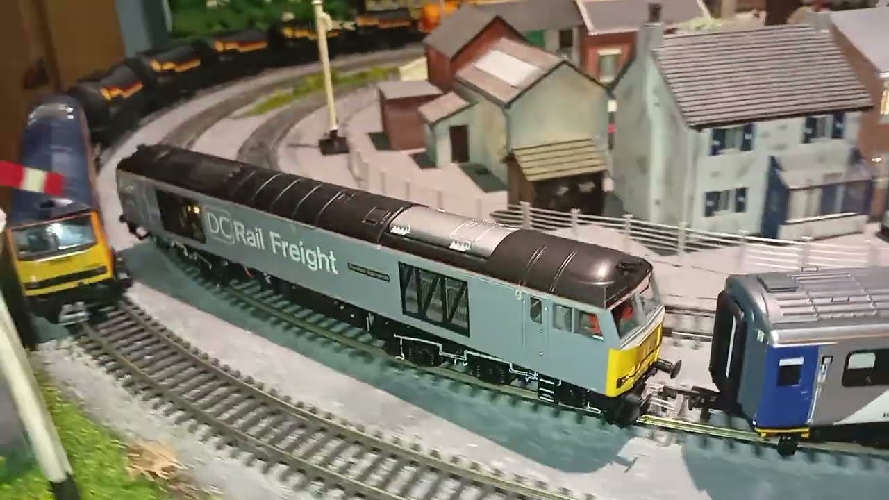 Accurascale Class 60 opening and review. 60055.