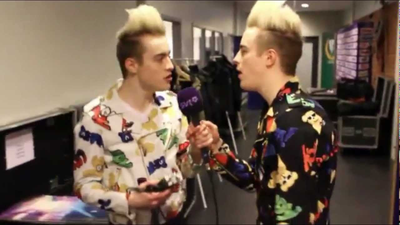 Andra Chansen backstage with Jedward