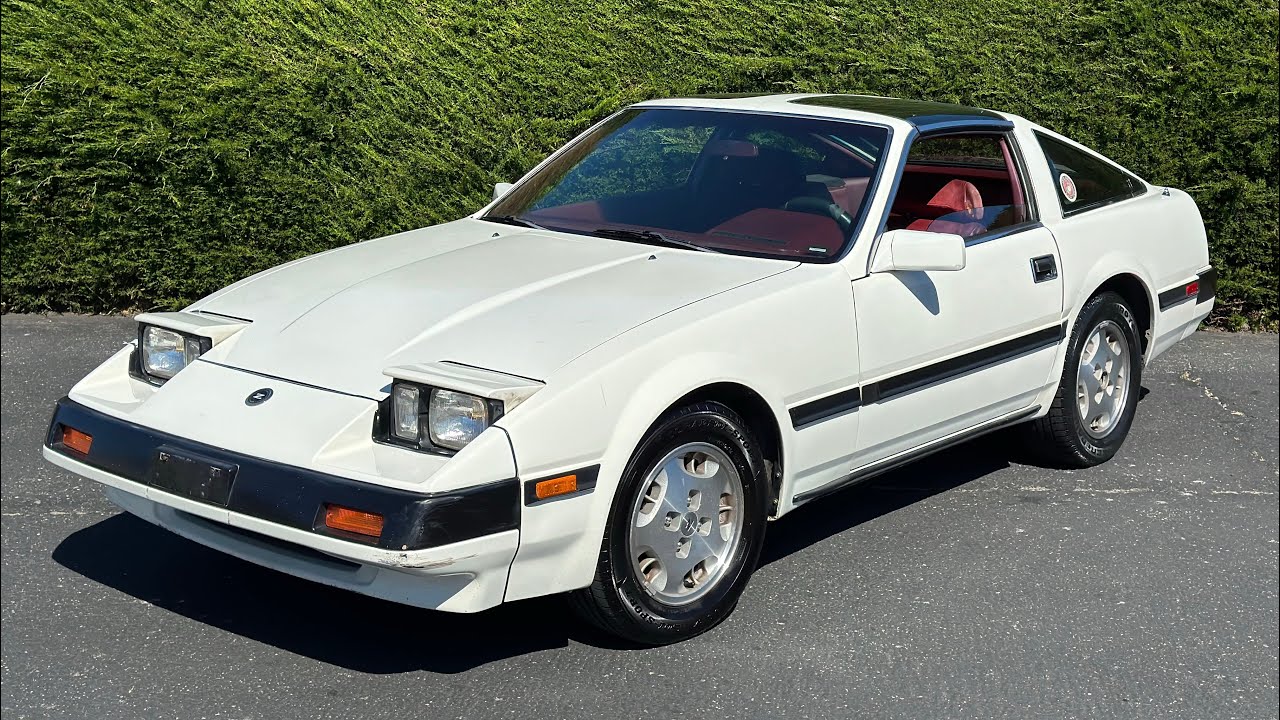 Nissan 300ZX T-TOP 1985 года выпуска с пятиступенчатой ​​коробкой передач в автосалоне DODI