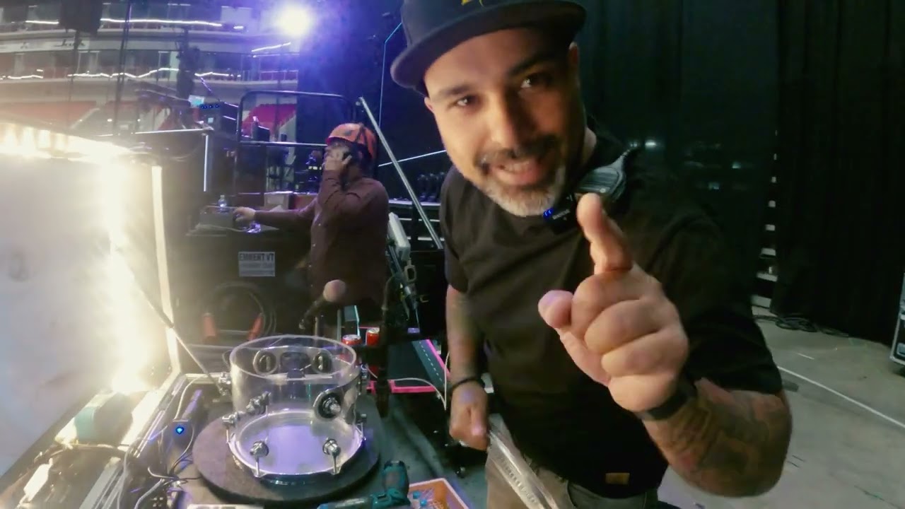 Backstage bei TEDDY COMEDY - Backliner TEX zeigt uns seinen Arbeitsplatz! (inkl. Drumkit Bastelei)