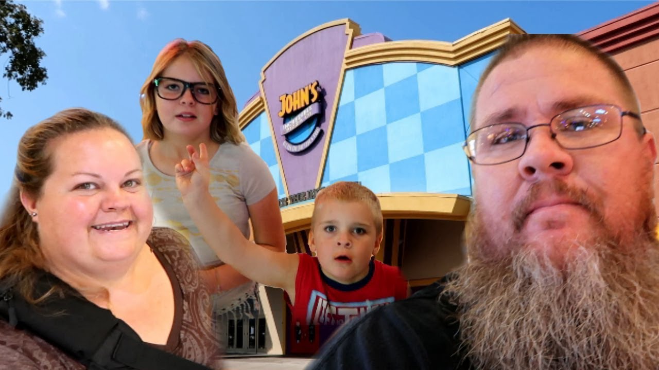 Family Adventure || John's Incredible Pizza for Jon's Birthday