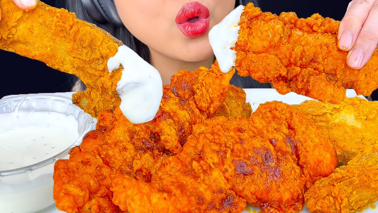 ASMR NASHVILLE HOT FRIED CHICKEN TENDERS & GIANT POTATO WEDGES DIPPED IN RANCH (EATING SOUNDS)