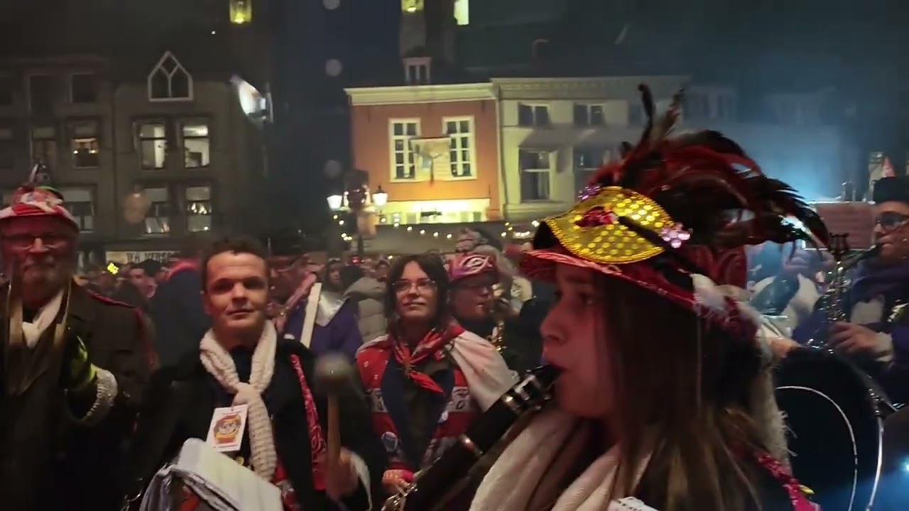 Valle van de kraai 2023 Samenwerking van Dweilorkest De Zeekrale en Dweilband Wa d'n Uis 'ouwe
