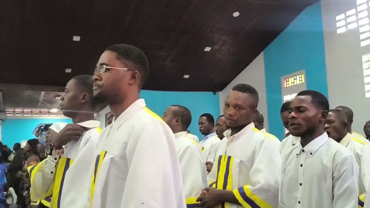 Nayambi nzambe tata par la chorale bolingo bwa Kristu 
