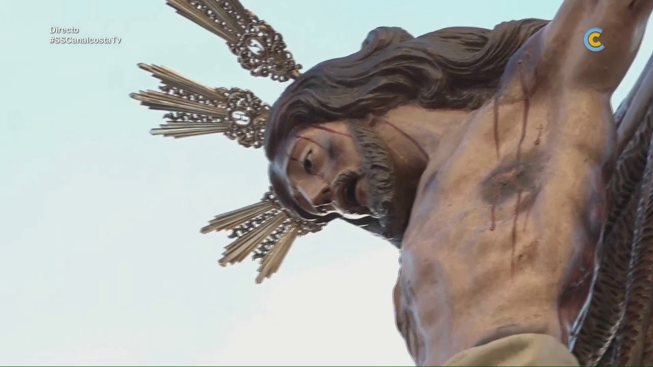 Salida y primera levantá del Cristo de la Buena Muerte de Ayamonte
