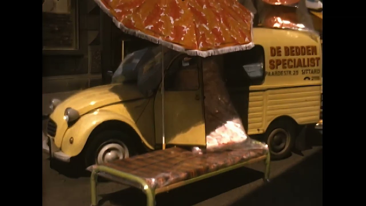 1973. Kort filmke van ein braderie oppe Paesjsjtraot Zitterd