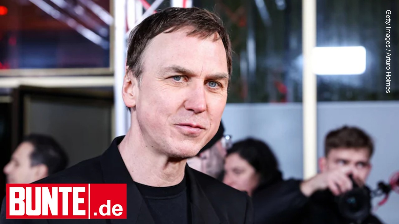 Lars Eidinger verletzt Zuschauerin mit Degen &ndash; Theatervorstellung abgebrochen