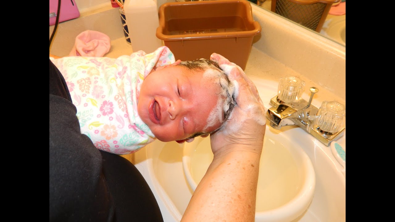 Como banar a un bebe recien nacido