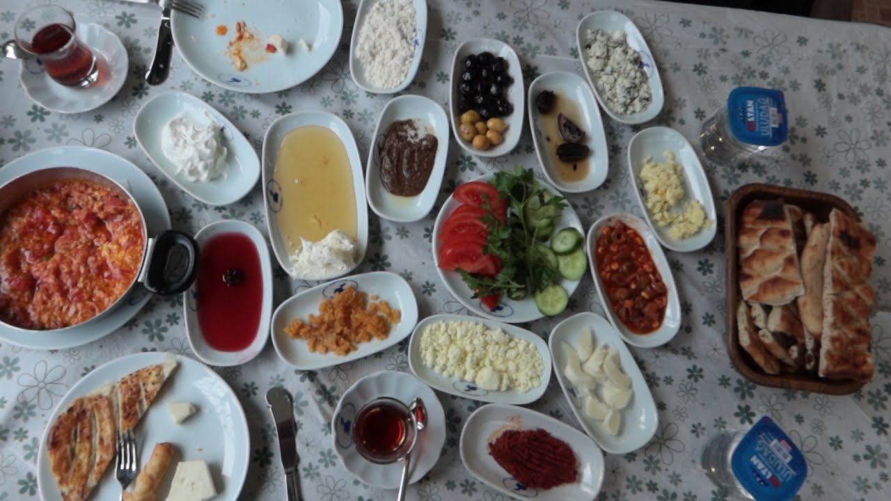 터키에도 상다리 부러질 한 상이 있다고? 현지인들만 아는 맛집 (samatya)