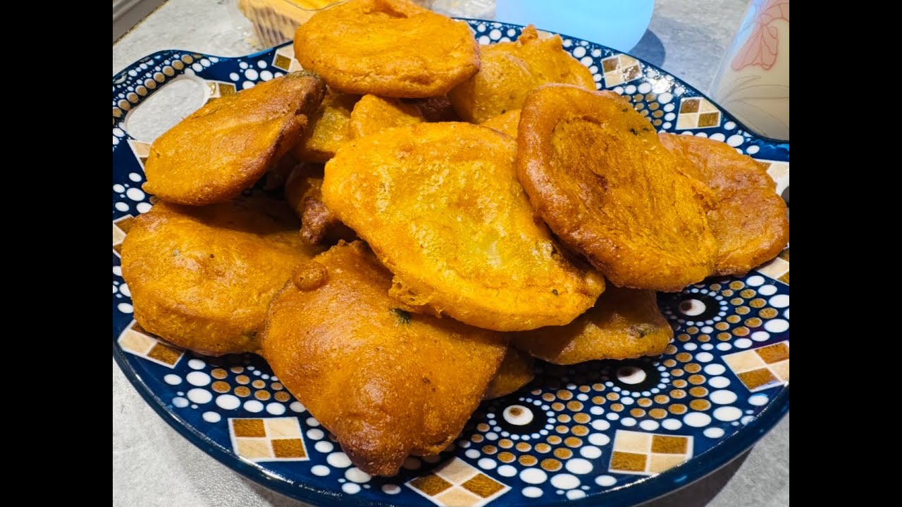 First Snow of winters in London || Cold Weather || Alloo k pakoray || Alloo k chips