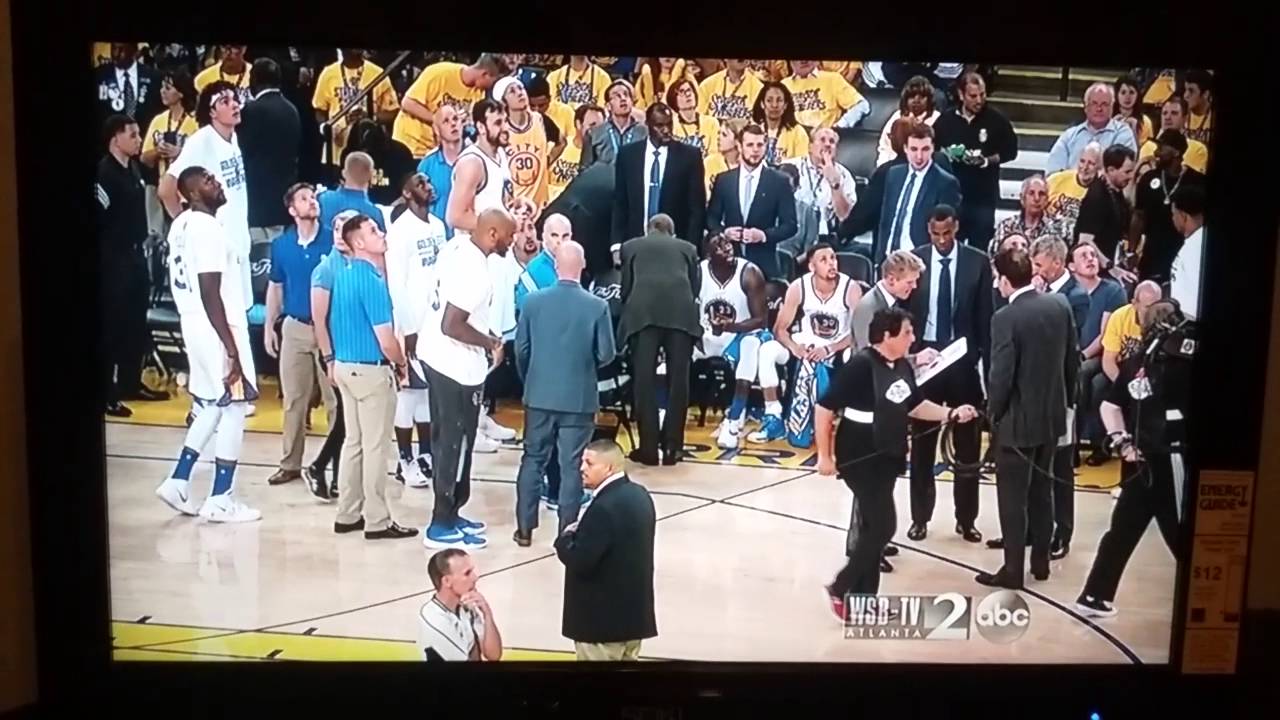STEVE KERR BREAKS CLIPBOARD
