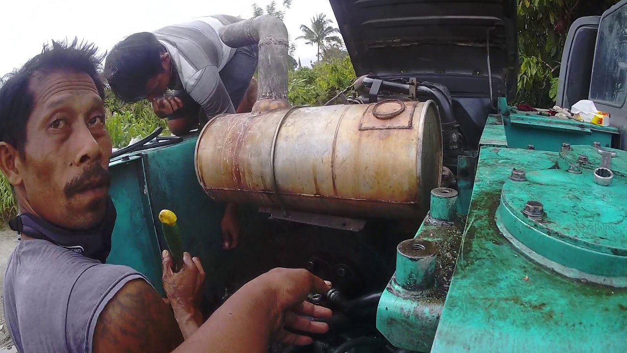 Proses lanjutan Kobelco trek kanan macet , bucket buka macet