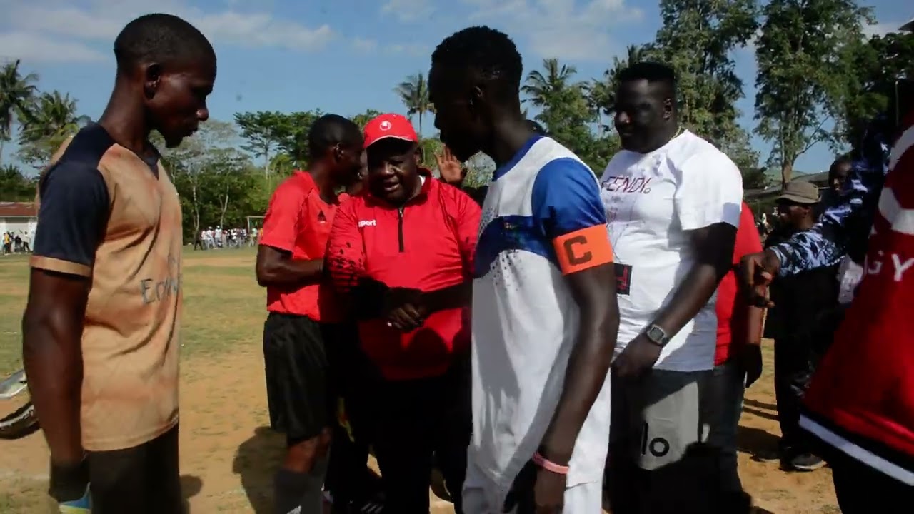 MBUNGE WA RABAI KAUNTI YA KILIFI ANTHONY KENGA MUPE AKIWASALIMIA WACHEZAJI WA POWER UNITED FC