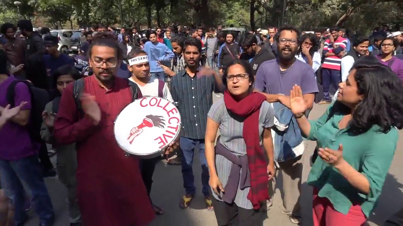 JNU Students' Protest at Admin Block : The Scene at lunch hour