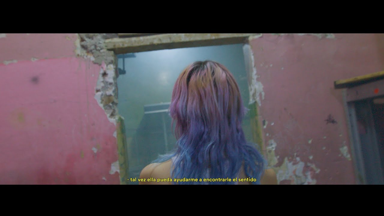 UNA PISTOLA (OFFICIAL MUSIC VIDEO)
