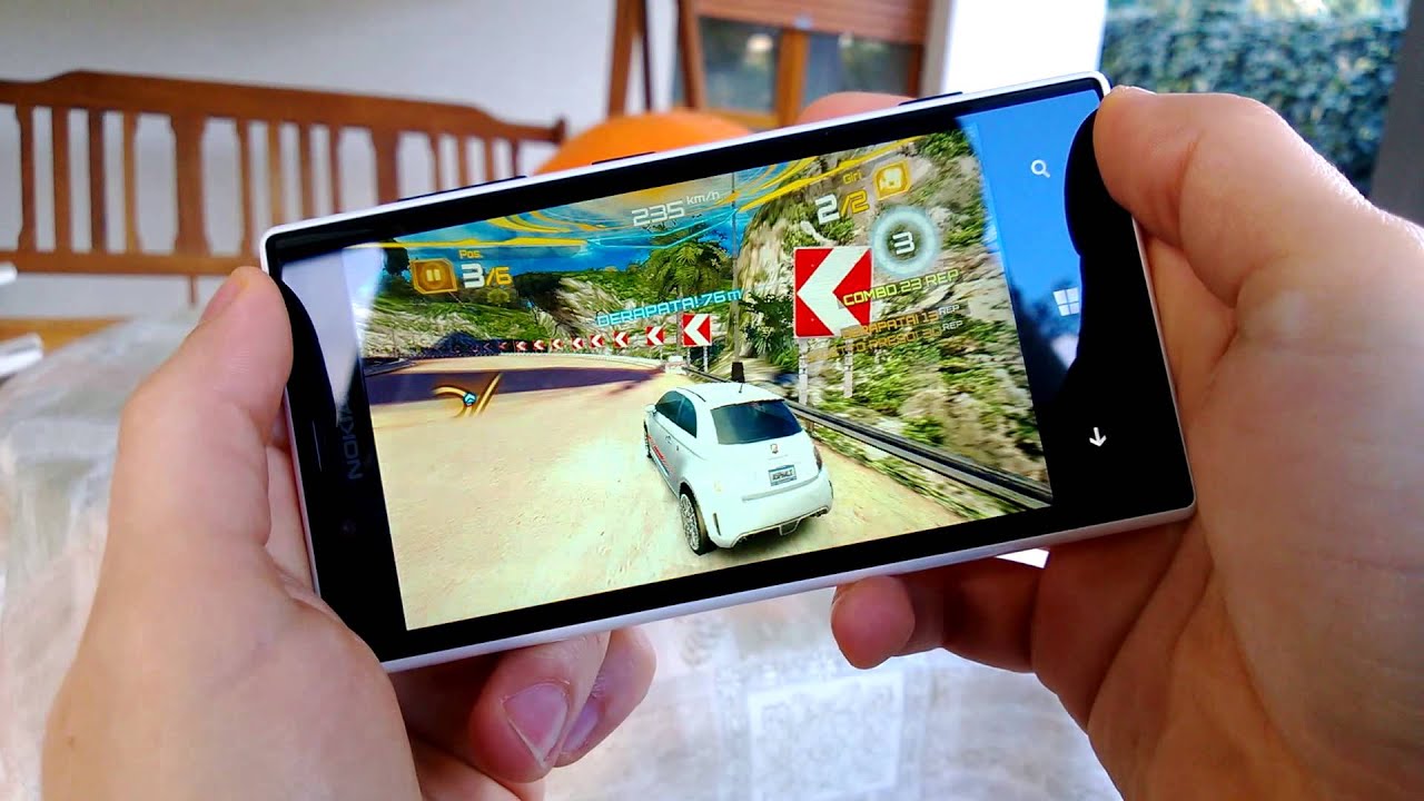 Asphalt 7 Heat running on a Nokia Lumia 720