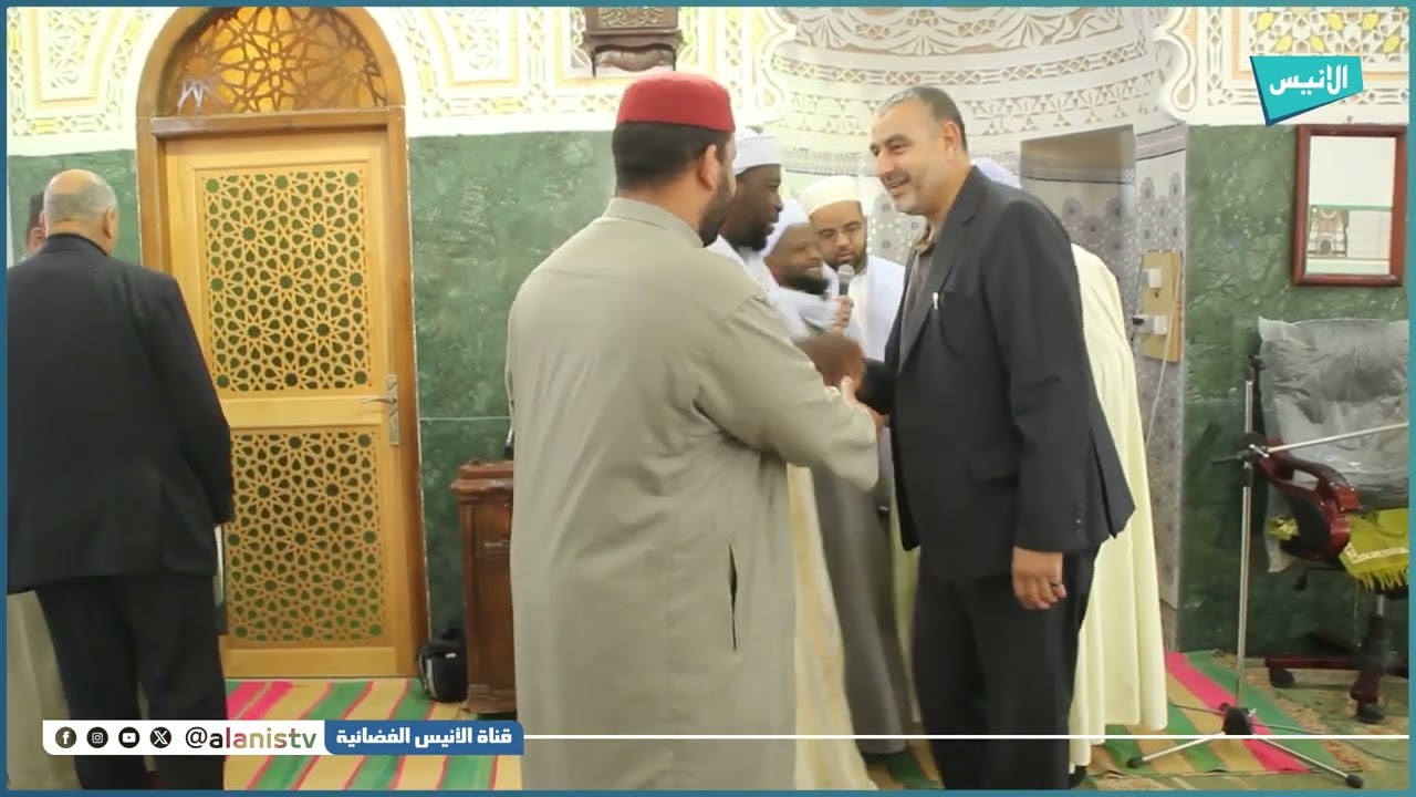 الأغــواط:  ساكنة إبن الناصر بن شهرة يكرّمون إمامهم الشيخ مداني ذيب الذي خدمهم لـ 24 سنة تطوع