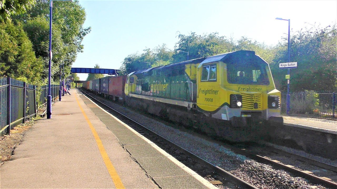 (4K) Trains at King's Sutton 19/9/19