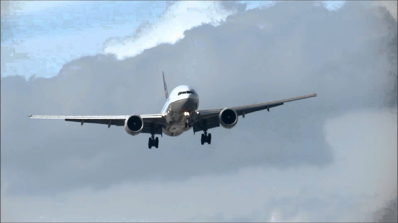 United Airlines Boeing 777-200ER [N77014] Landing at Newark Liberty International Airport (HD1080p)