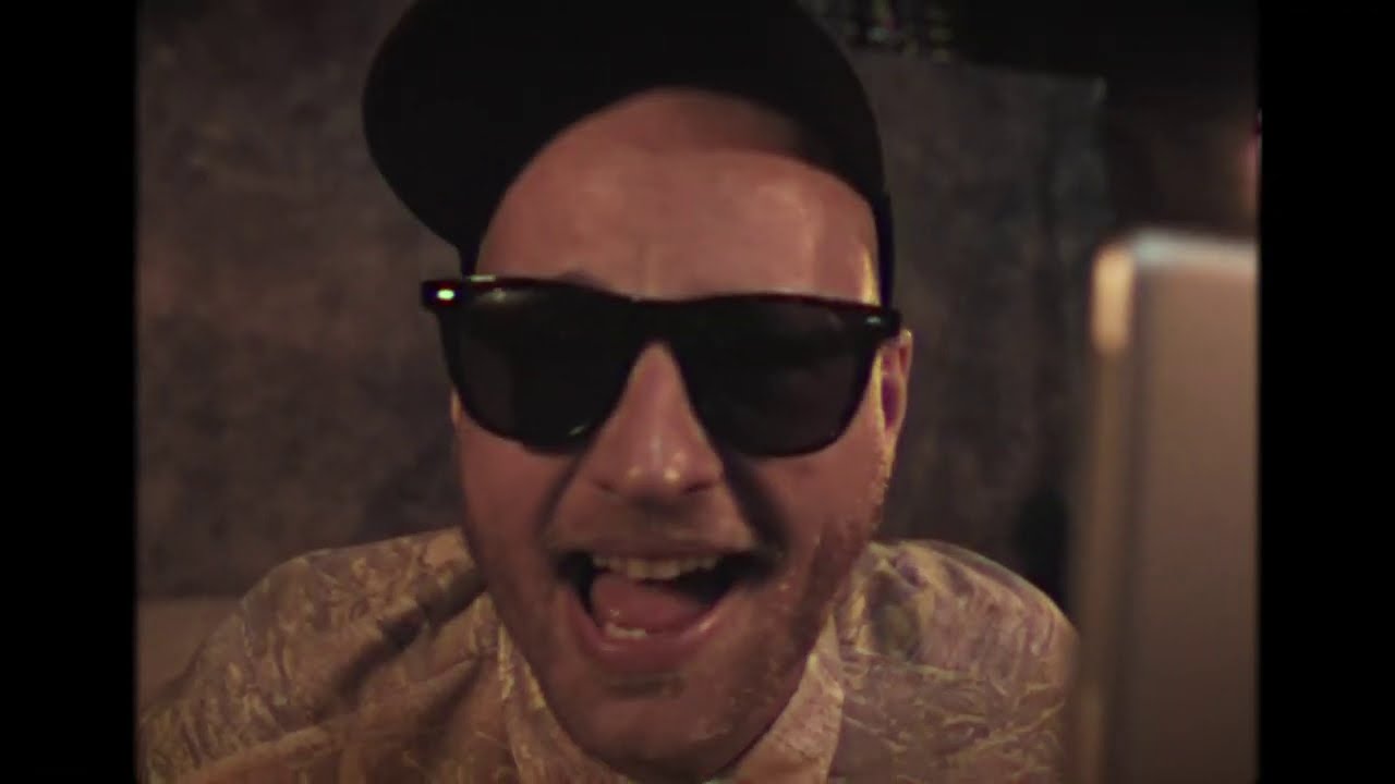 WEEKEND - www.internet.de (prod. Friedrich VanZandt)