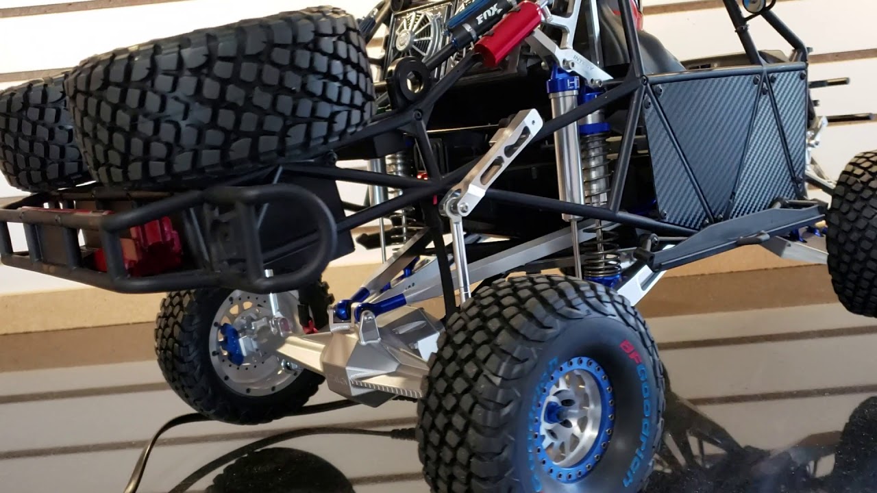 Traxxas- UDR with Vitavon