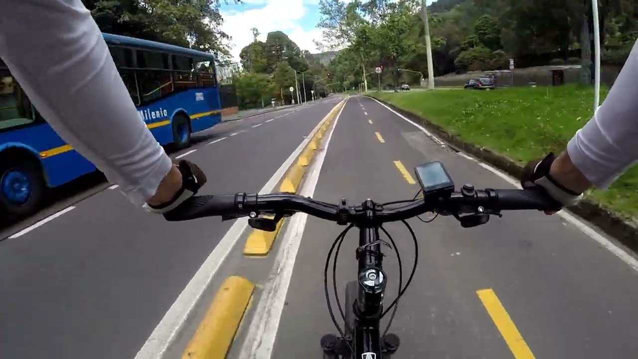 Fast lanes - Bogotá DC. Southbound to Northbound on Cra.7a.