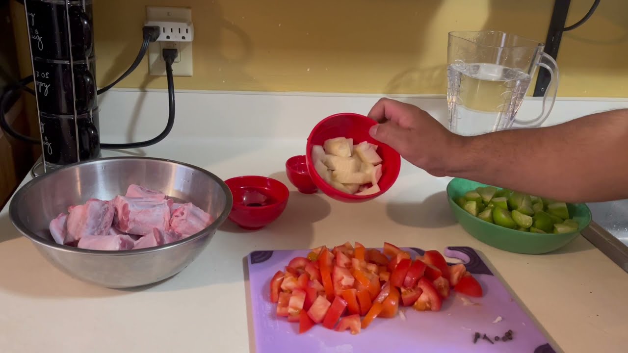 Colita de res en salsa roja