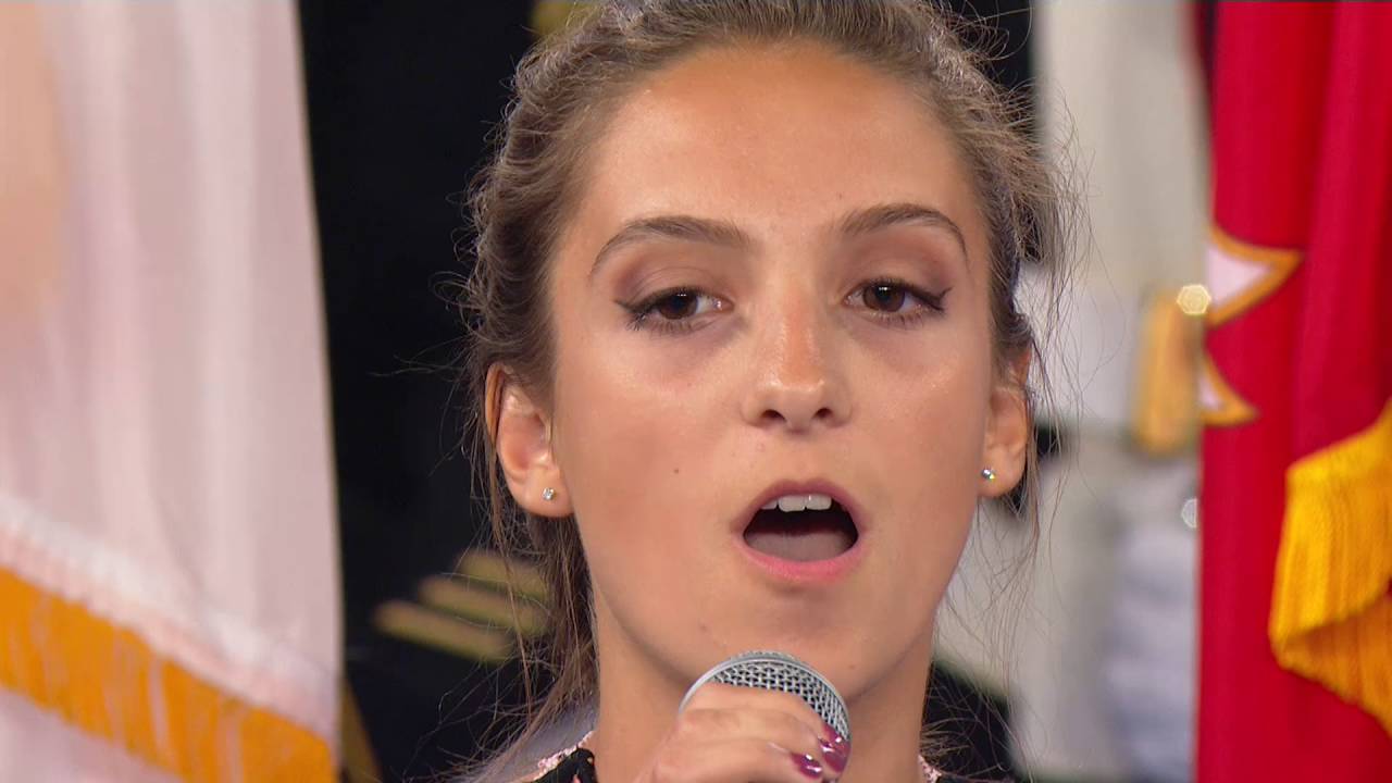 Ukranian National Anthem, Anya Kosachevich at Madison Square Garden.