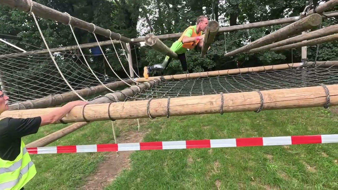 Survivalrun KnoQout '25 Team Allsur5, Joey, Dinant, Ruben, Sanne