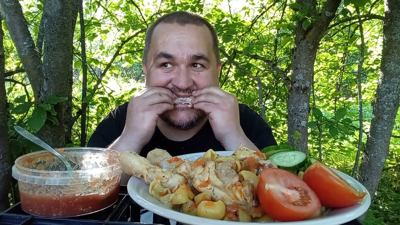 Обжор - курица с макаронами и аджикой