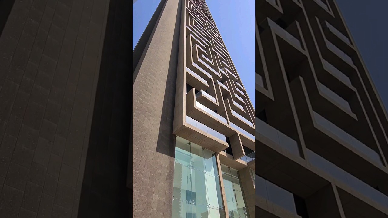 Самый большой вертикальный лабиринт в мире