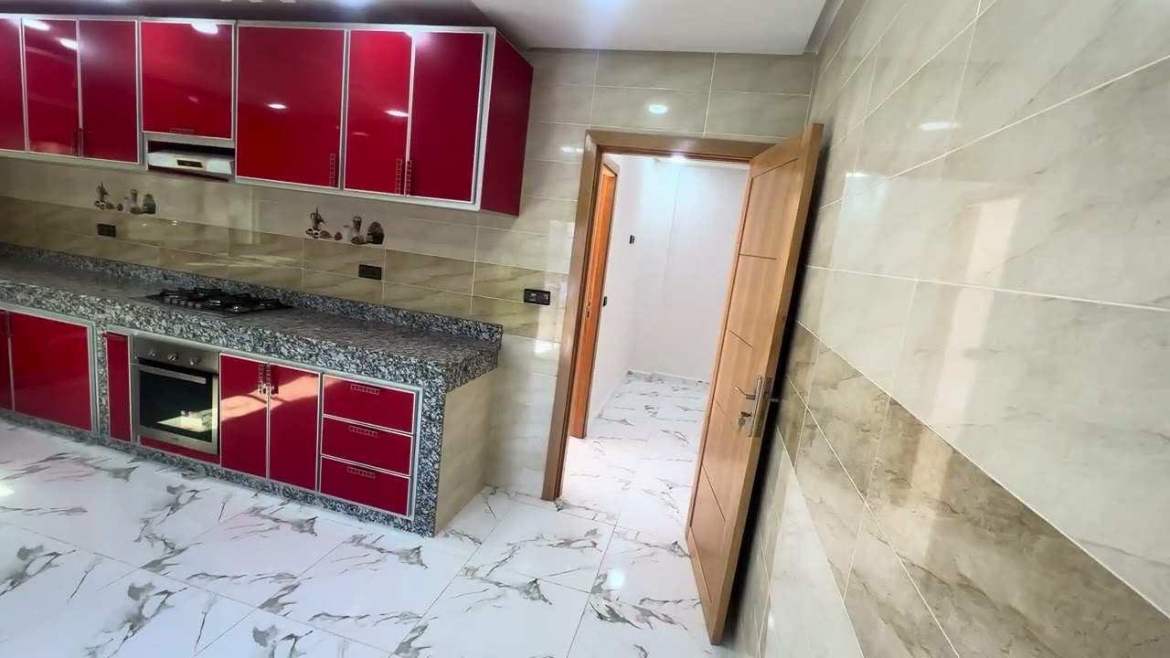ارخص شقة 126متر ثلاثة بيوت ثلاثة حمامات للبيع سيدي رحال الشاطي 0661453475