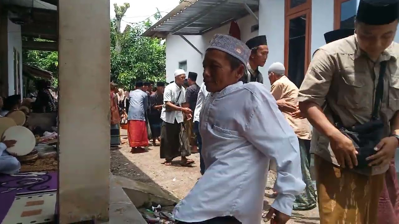 @Suasana pengantaran guru tugas ke Ponpes Al Utsmani Beddian Darus Sholah Bondowoso 