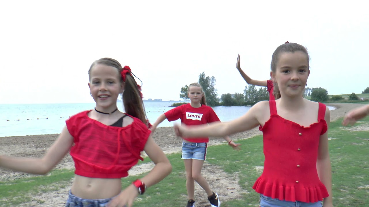 BOUNCE DANCEMOVEMENT GROEP 11