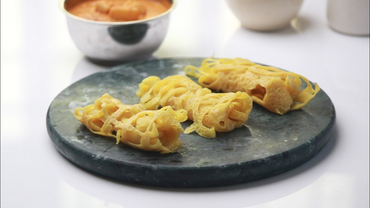 Roti jala / Malaysian net pancakes