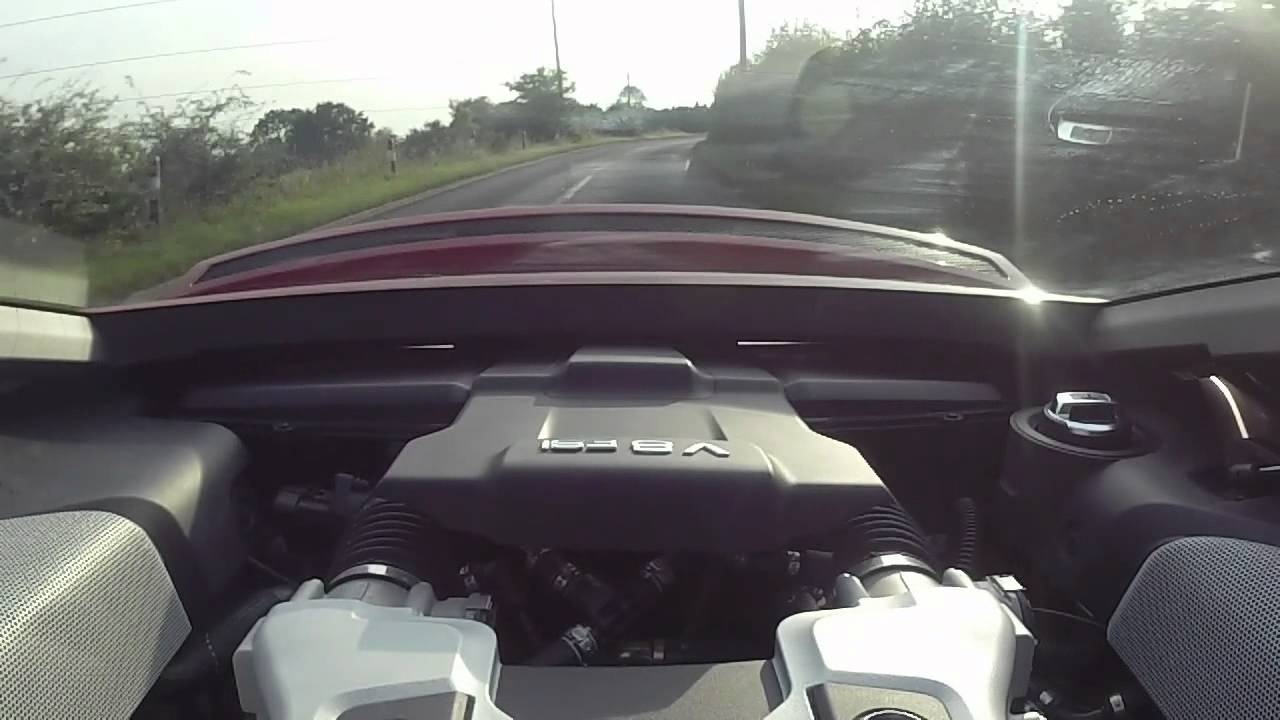 Audi R8 V8 S-tronic - Engine Sound & Acceleration