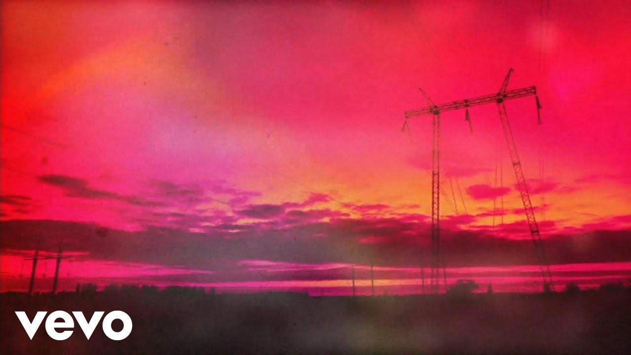 Ti&euml;sto, Mabel - God Is A Dancer (Lyric Video)